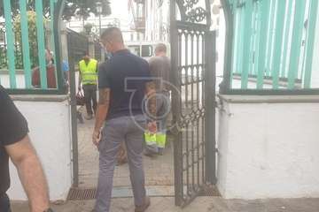 Trabajos de desmontaje de la puerta/TA.